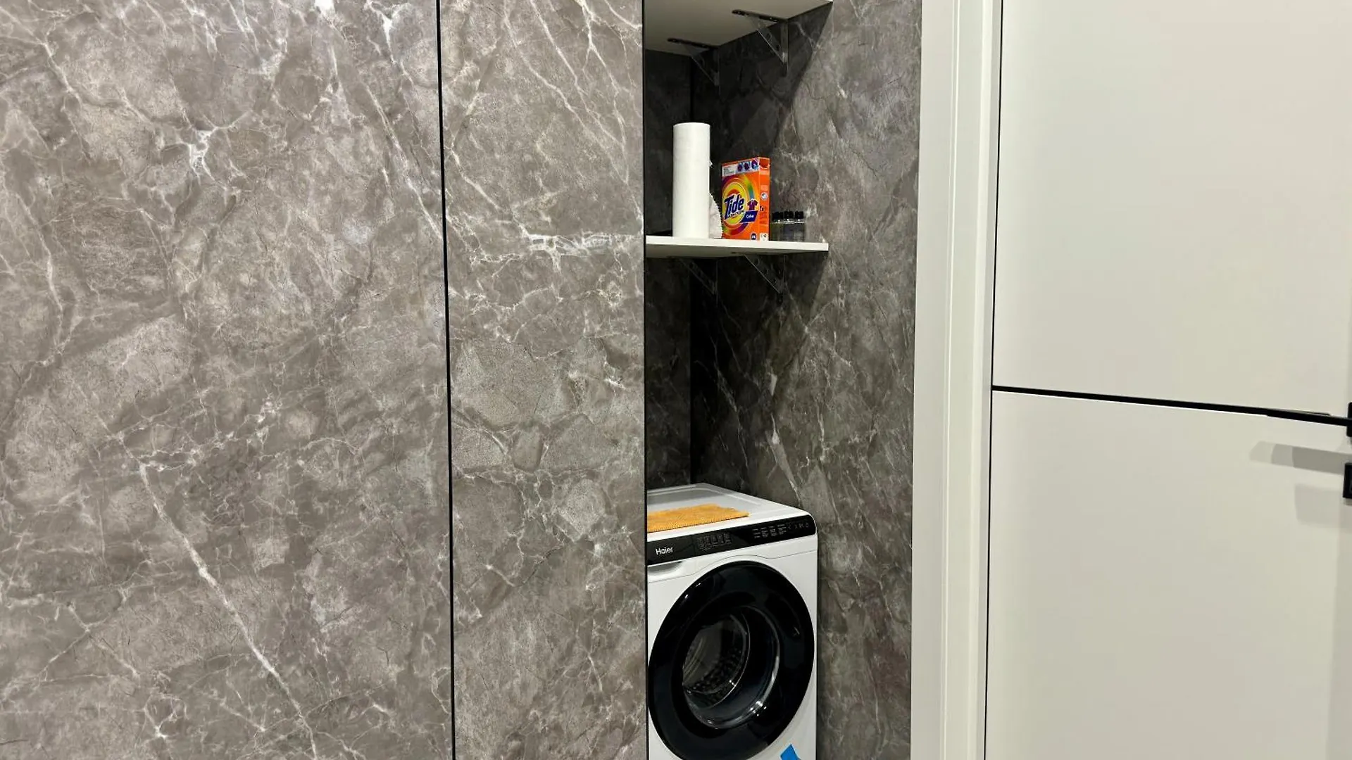 Apartment In The Kristall Residential Complex #109 Almaty